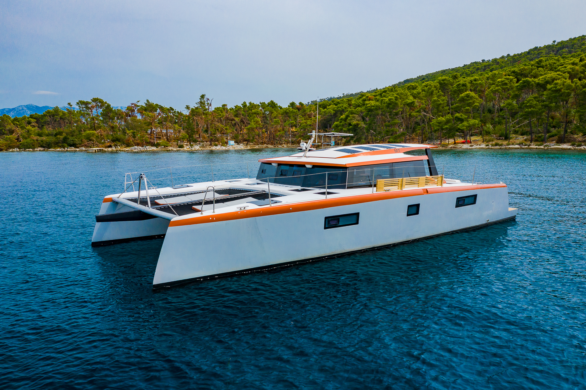 Luna Catamarans 47 Power Orange